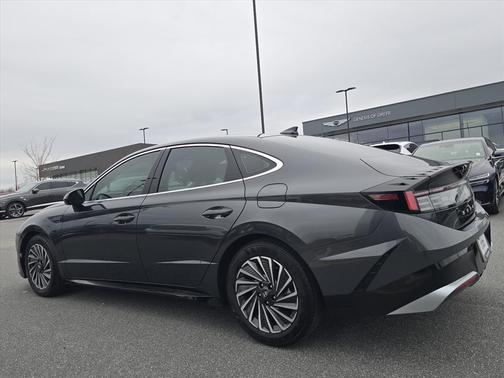 2025 Hyundai SONATA Hybrid SEL