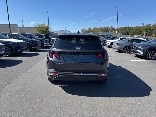 2022 Hyundai TUCSON SE
