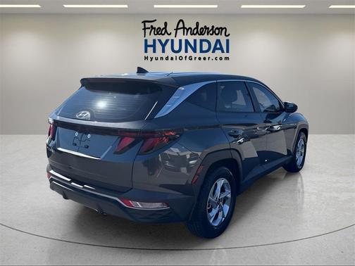 2022 Hyundai TUCSON SE