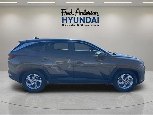 2022 Hyundai TUCSON SE