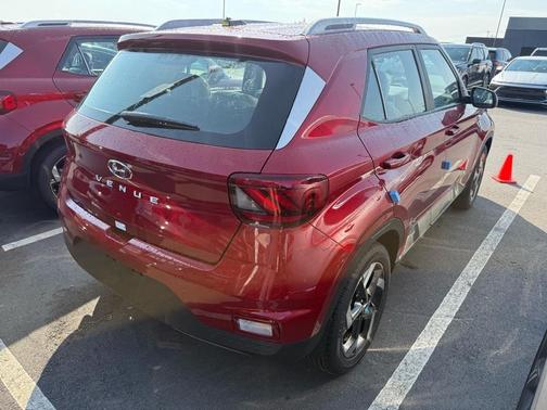 2025 Hyundai VENUE Limited