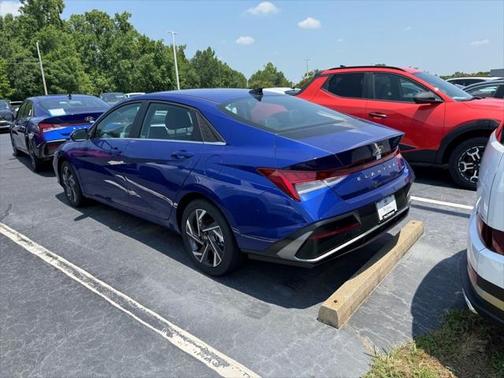 2025 Hyundai ELANTRA HEV Limited