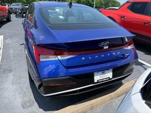 2025 Hyundai ELANTRA HEV Limited