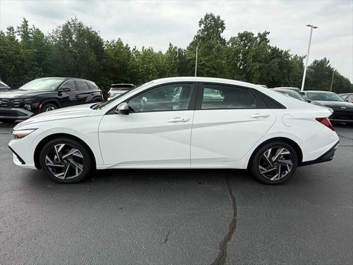 2025 Hyundai ELANTRA HEV SEL Sport