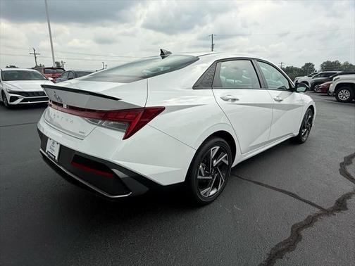 2025 Hyundai ELANTRA HEV SEL Sport