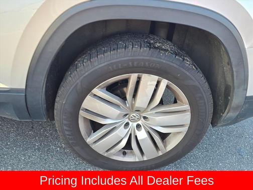 Reflex Silver Metallic 2019 Volkswagen Atlas 3.6L SE w/Technology