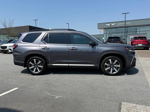 Sonic Gray Pearl 2023 Honda Pilot Elite