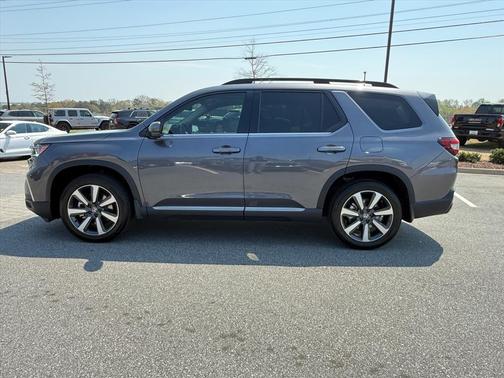 Sonic Gray Pearl 2023 Honda Pilot Elite