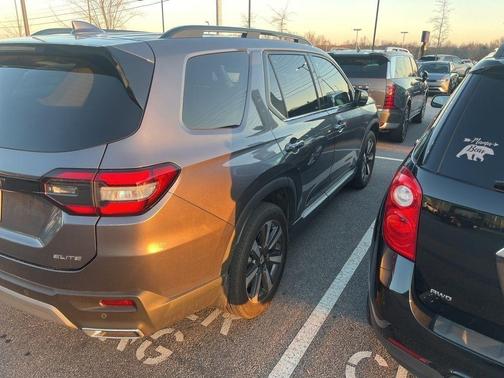 2023 Honda Pilot Elite