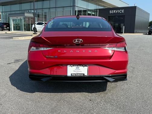 2022 Hyundai ELANTRA SEL