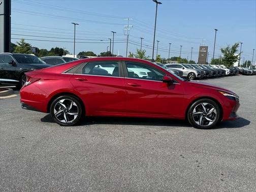 2022 Hyundai ELANTRA SEL