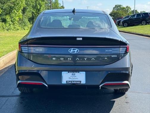 2025 Hyundai SONATA Hybrid SEL