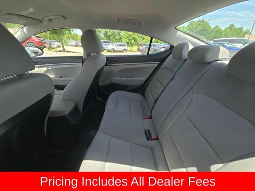 Scarlet Red Pearl 2017 Hyundai ELANTRA SE