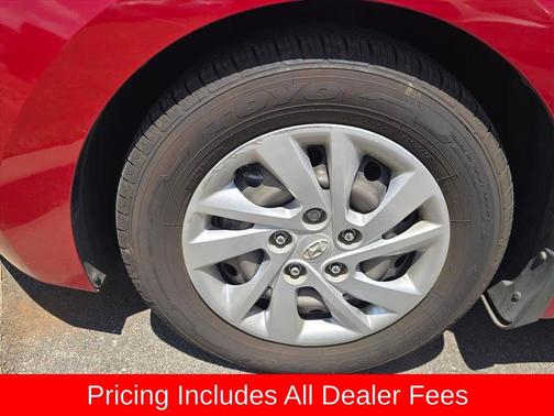 Scarlet Red Pearl 2017 Hyundai ELANTRA SE