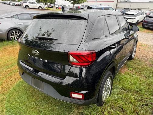 2022 Hyundai VENUE SE