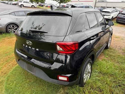 2022 Hyundai VENUE SE