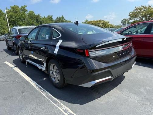 2025 Hyundai SONATA SE