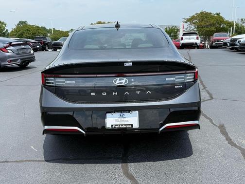 2025 Hyundai SONATA Hybrid Limited