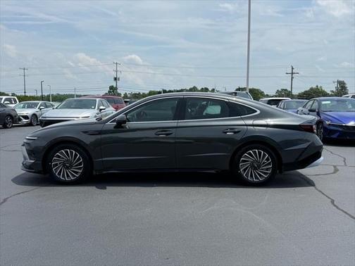 2025 Hyundai SONATA Hybrid Limited