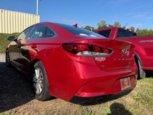 2018 Hyundai SONATA SE