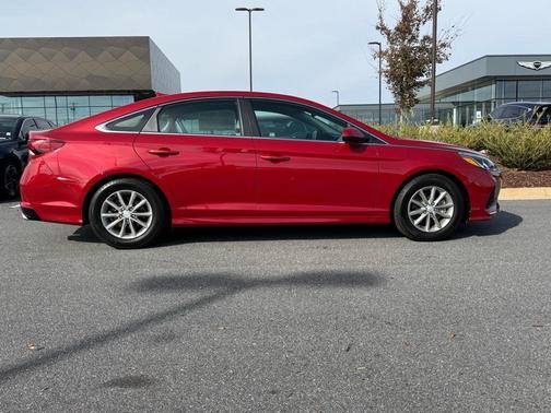 2018 Hyundai SONATA SE