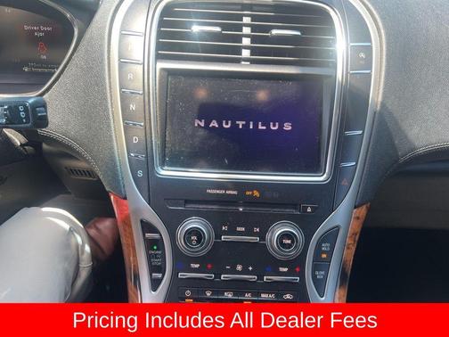 White Platinum Clearcoat Metallic 2019 Lincoln Nautilus Reserve
