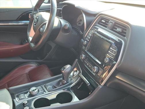 2021 Nissan Maxima Platinum