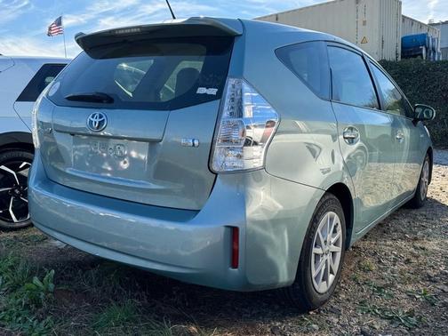 2013 Toyota Prius v Two