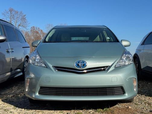 2013 Toyota Prius v Two