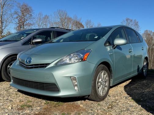 2013 Toyota Prius v Two