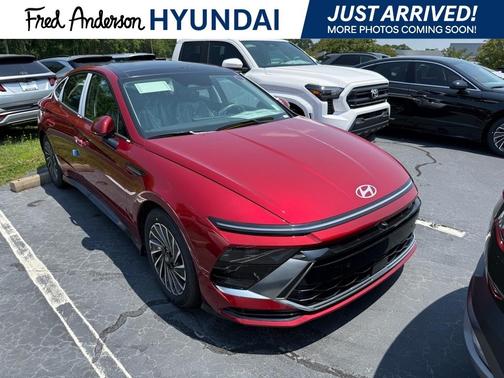 2025 Hyundai SONATA Hybrid Limited