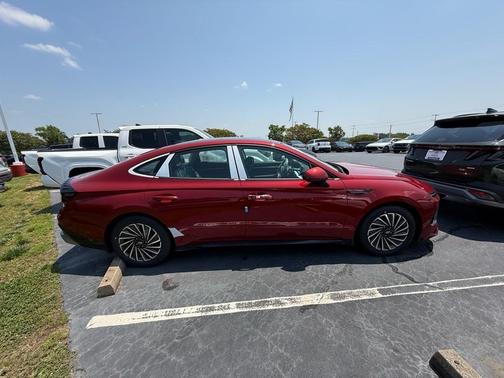 2025 Hyundai SONATA Hybrid Limited