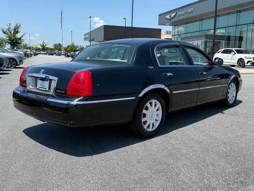 2008 Lincoln Town Car Signature Limited