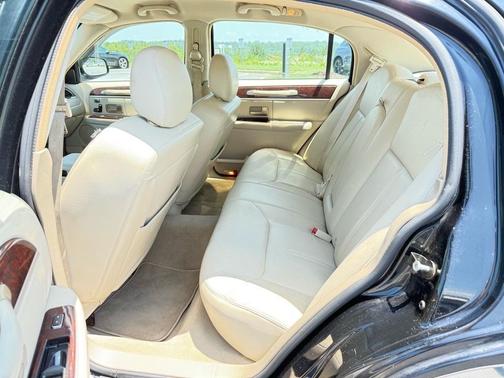 2008 Lincoln Town Car Signature Limited