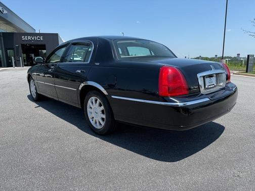 2008 Lincoln Town Car Signature Limited