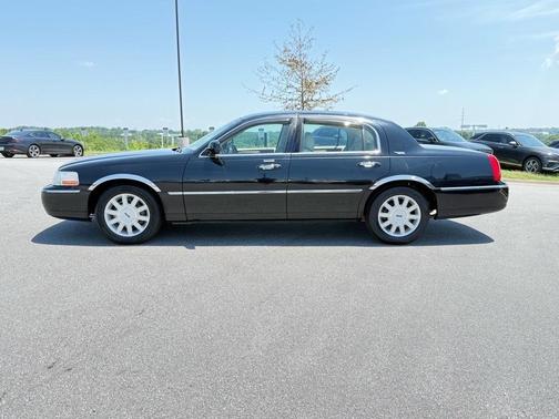 2008 Lincoln Town Car Signature Limited