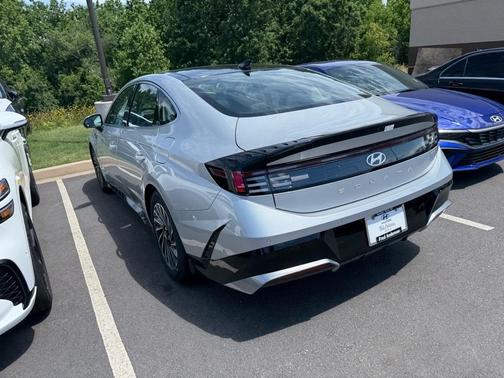 2025 Hyundai SONATA Hybrid Limited