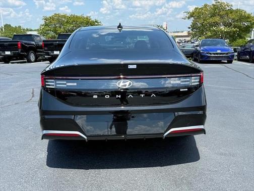 2025 Hyundai SONATA Hybrid SEL