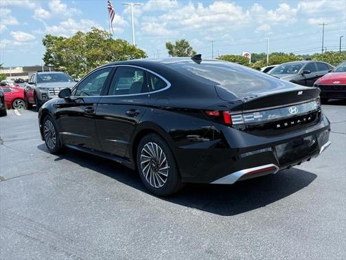 2025 Hyundai SONATA Hybrid SEL