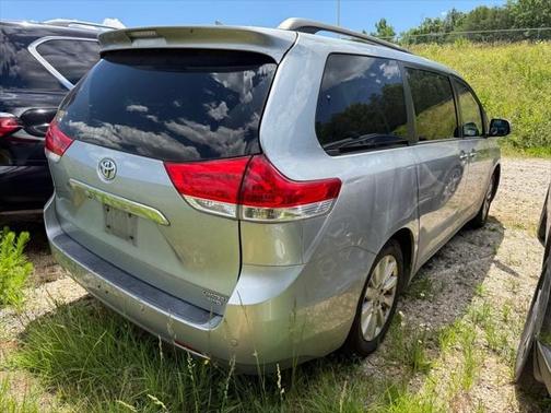 2011 Toyota Sienna