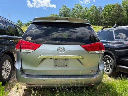2011 Toyota Sienna