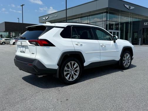 2020 Toyota RAV4 XLE Premium