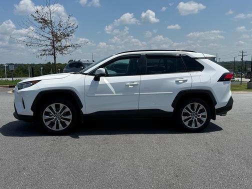 2020 Toyota RAV4 XLE Premium
