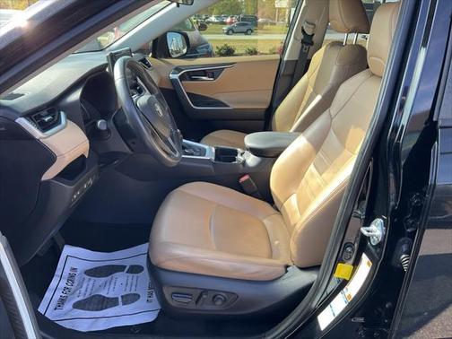 2021 Toyota RAV4 Hybrid XLE Premium