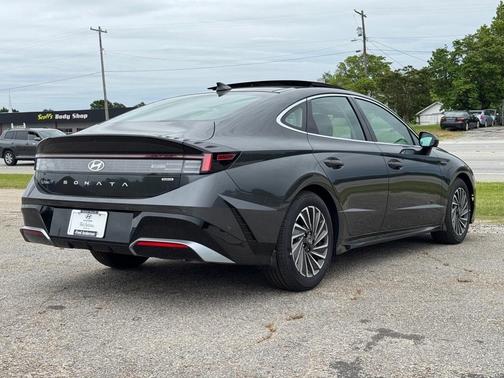 2025 Hyundai SONATA Hybrid Limited