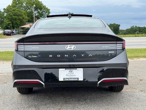 2025 Hyundai SONATA Hybrid Limited