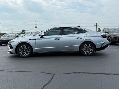 2025 Hyundai SONATA Hybrid Limited