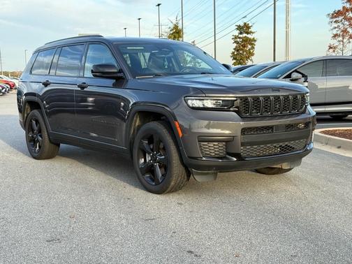 2023 Jeep Grand Cherokee L Laredo