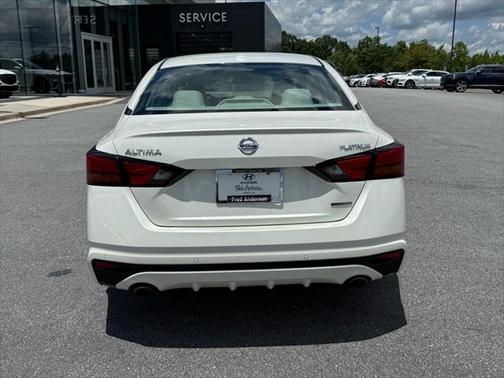 2020 Nissan Altima 2.0 Platinum