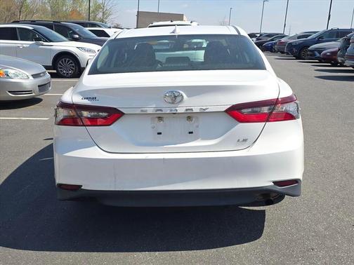 Ice 2023 Toyota Camry LE